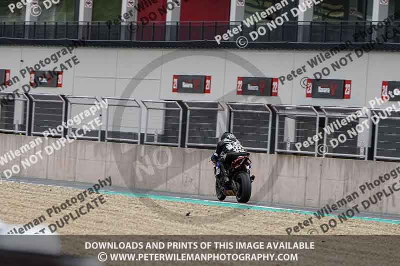 cadwell no limits trackday;cadwell park;cadwell park photographs;cadwell trackday photographs;enduro digital images;event digital images;eventdigitalimages;navarra;no limits trackdays;peter wileman photography;racing digital images;trackday digital images;trackday photos